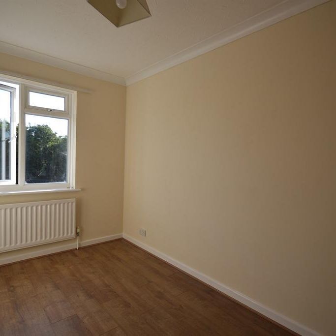 4 bedroom semi-detached house to rent - Photo 1
