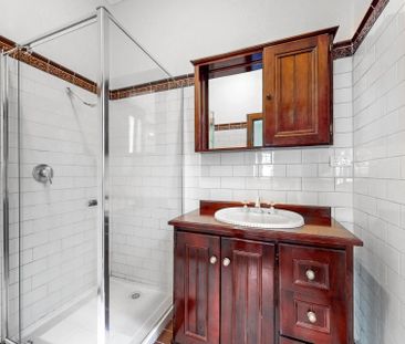 210 Napier Street, Essendon - Photo 4