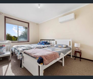 Charming 3-Bedroom Home! - Photo 2