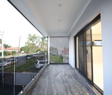 NEAR NEW 4 BEDROOM DUPLEX LOCATED CLOSE TO ALL AMENITIES - Photo 6