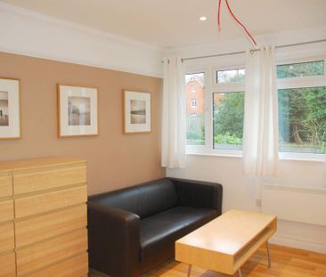 Studio to rent - Photo 2