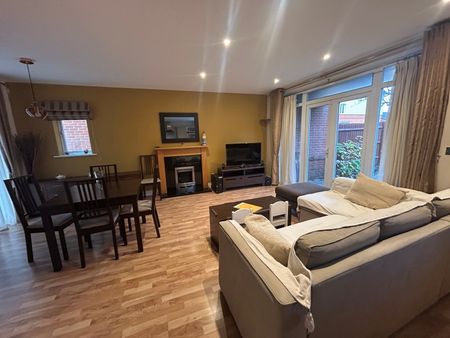 Princess Mary Close, Guildford, Surrey, GU2 - Photo 3