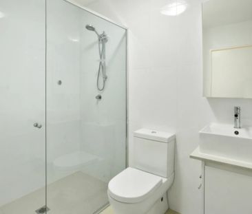 Ground Floor Studio in the Heart of Brookvale – Furnished - Photo 3
