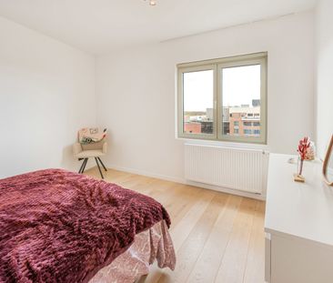 Knappe penthouse met terras en prachtig uitzicht - Photo 5