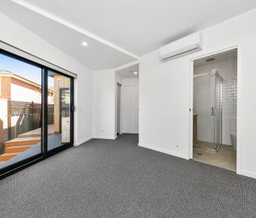 2&9/2 Howard Court, Clayton - Photo 6