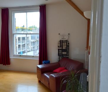 Room in a Shared Flat, The Avenue, NW6 - Photo 1