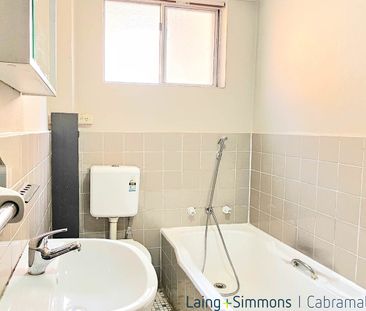 FIRST-FLOOR UNIT IN GREAT LOCATION - Photo 2