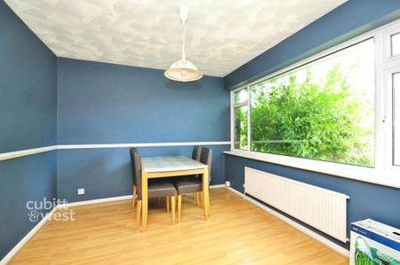 3 bedroom chalet to rent - Photo 2