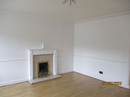3 bedroom semi-detached house to rent - Photo 4