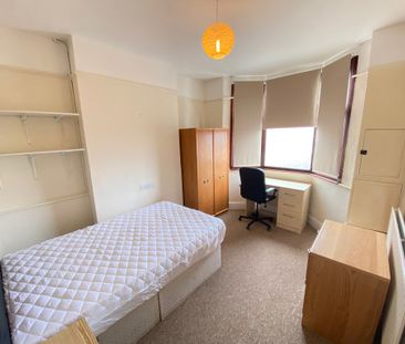 4 Bed Student Accommodation - Photo 4