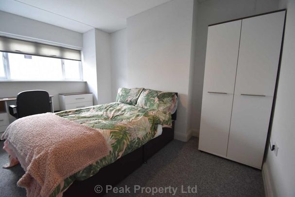 1 bedroom in a house share to rent - Photo 1