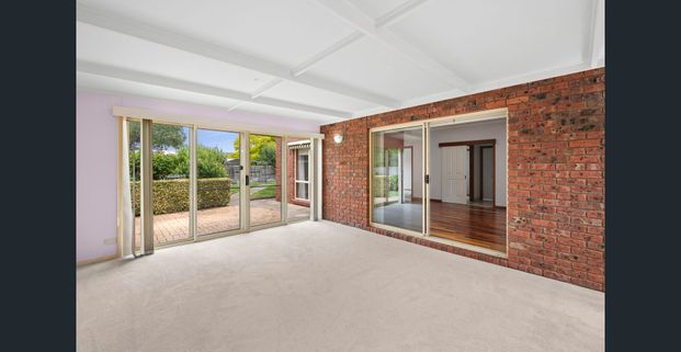 Lifestyle and Location in ever-popular Highton - Photo 1