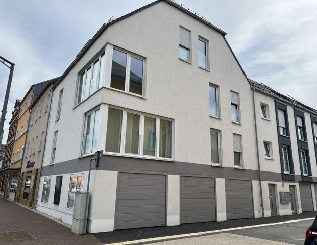 4-Zimmer-Wohnung in Rehau - Aufzug - Balkon - Garage mit direktem Zugang zum Gebäude - Baujahr 2016 - Photo 1