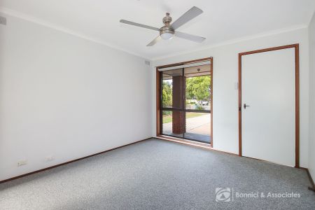 26 Mayfair Drive, Wodonga - Photo 3