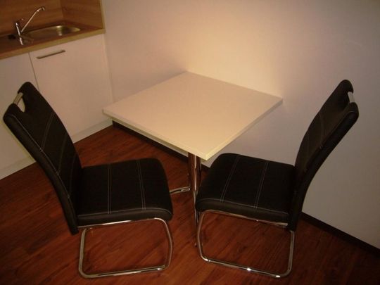 Voll möbliertes Studenten - Apartment (mit EBK) in der Goethestraße! - Photo 1