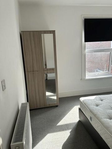 1 bedroom house of multiple occupation to rent - Photo 3