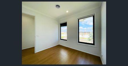 Convenient Tarneit Living – Near Schools, Station & Shops! - Photo 4