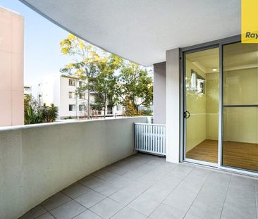 Modern, Light-Filled Apartment in the Heart of Westmead - Photo 6