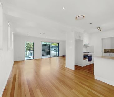 Town house walking distance to shops and schools - Photo 2