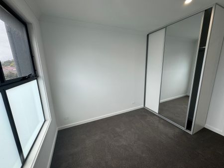 New Magnificently Built Family Home - Photo 3