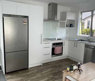 Modern and Easy Care - Photo 1