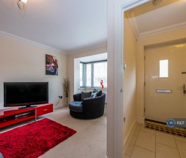 4 bedroom semi-detached house to rent - Photo 4