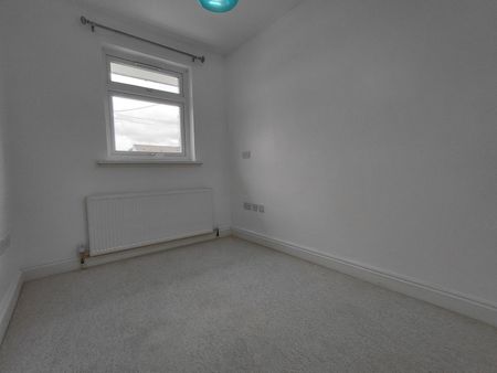 Pyecombe Corner, North Finchley, London - Photo 4