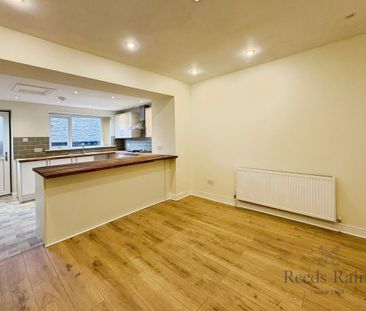 2 bedroom terraced house to rent - Photo 2