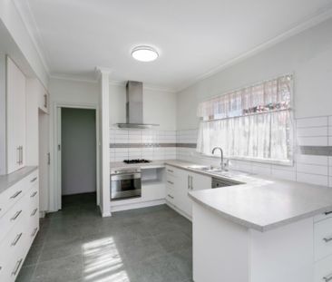 35 Black Street, Long Gully - Photo 2