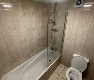 3 bedroom apartment to rent - Photo 3