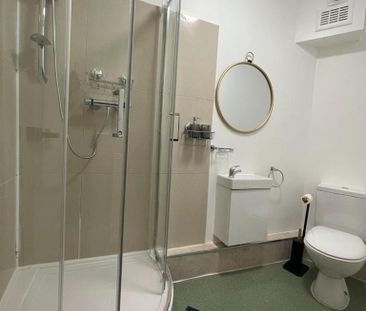 Studio to rent - Photo 6