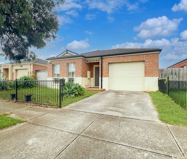 Comfortable Three-Bedroom Home Close to Pacific Werribee - Photo 3