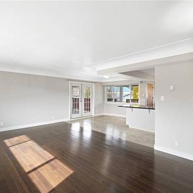 Stunning and spacious 3beds 2baths lake view - Photo 1