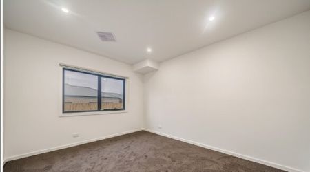 Modern Living in a Quiet Court Setting - Photo 2