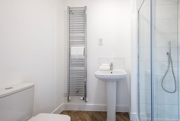 4 bedroom terraced house to rent - Photo 1