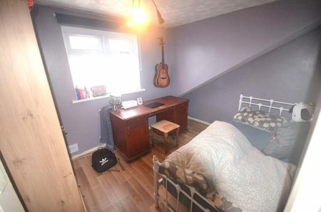 5 bedroom bungalow to rent - Photo 3