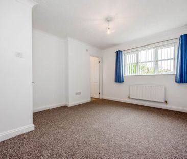 Avebury Close, Bracklesham Bay - Photo 2