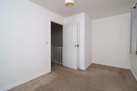 2 bedroom semi-detached house to rent - Photo 3