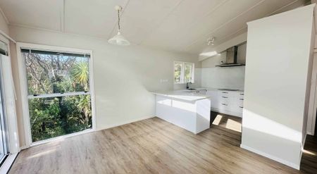 Great Family Home in Greenhithe - Photo 4