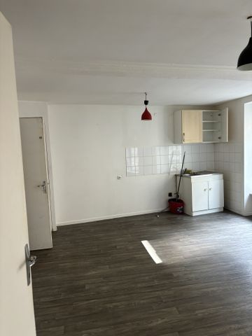 Location Appartement 2 pièces 32m² CHERBOURG-EN-COTENTIN 50100 - Photo 3