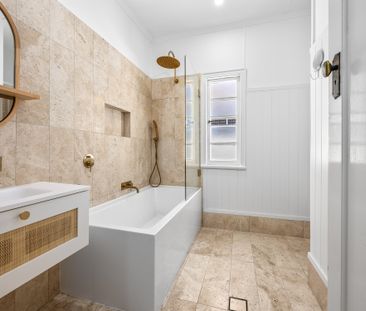 106 Woodend Rd, Woodend QLD 4305 - House For Rent | Domain - Photo 4