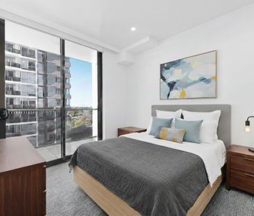 Urban Energy Meets Resort Serenity—Steps from Westfield - Inspect T... - Photo 4