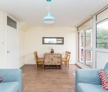 3 Bed Flat, Calgary Court, SE16 - Photo 2