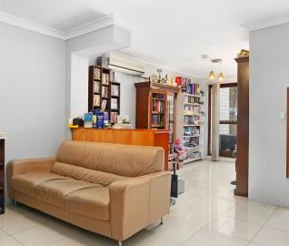 Cozy Townhouse - Walk to Park & Shops - Photo 1