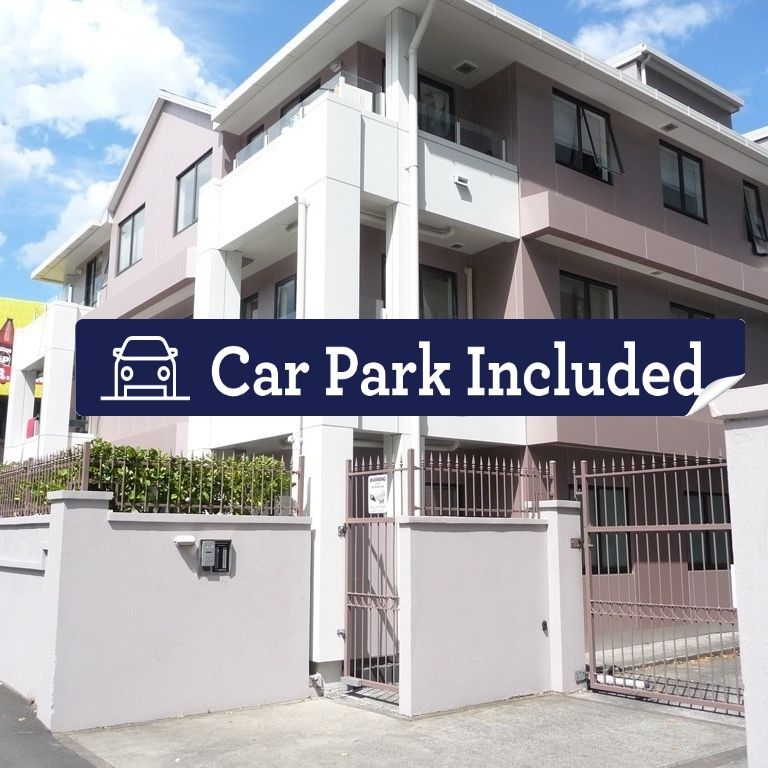 One Bedroom Apartment with A Carpark - Photo 1
