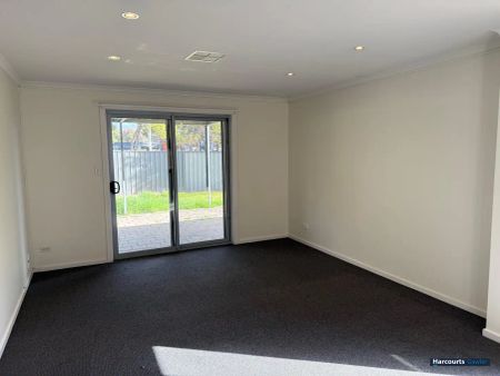 “4 Bedroom Townhouse in Secure Complex” - Photo 2