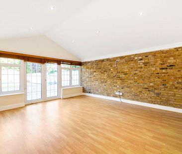 3 bedroom ground floor flat to rent - Photo 1