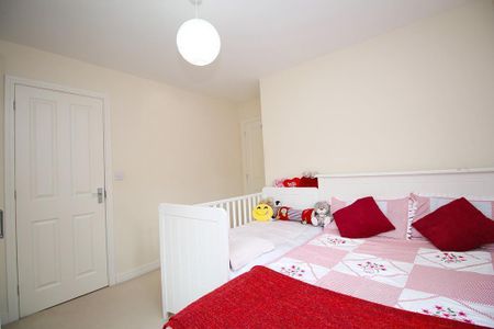 3 bedroom semi-detached house to rent - Photo 5