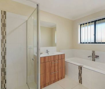 Quiet Suburb Living for the Family! - Photo 4