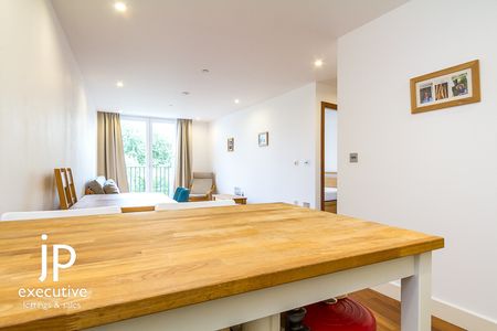 Cardiff, CF10 1EF - Photo 2